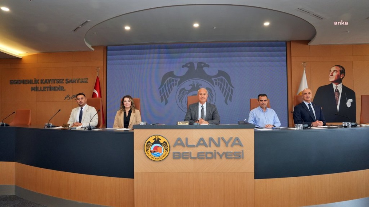 Alanya Belediyesi'nden önemli açıklamalar: Eski belediye binası kültür merkezi olacak