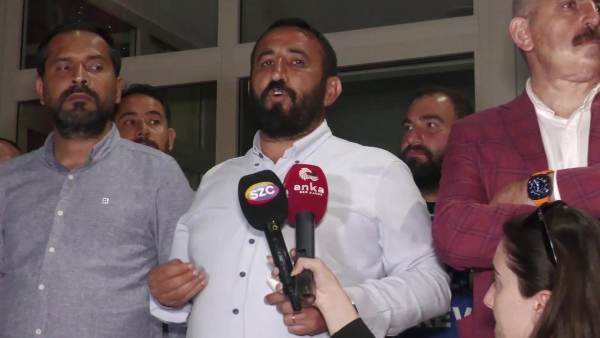 İzmir'de grev devam ediyor: Sendika, 'kapılar yüzümüze kapanıyorsa yolumuzu belirleyeceğiz' dedi
