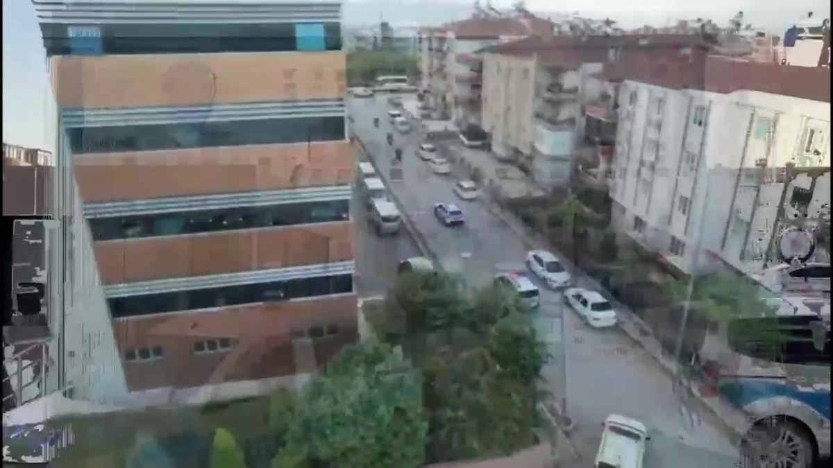 İzmir'de uyuşturucu operasyonu: 20 şüpheli tutuklandı