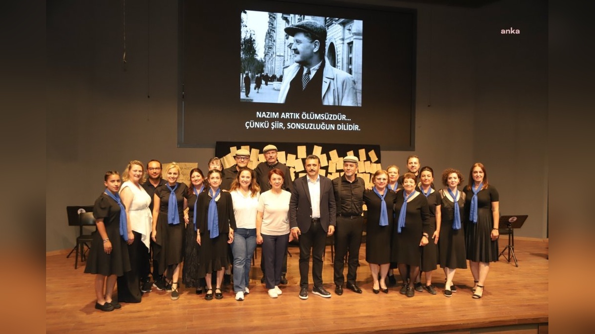 Dikili'de Nazım Hikmet anıldı