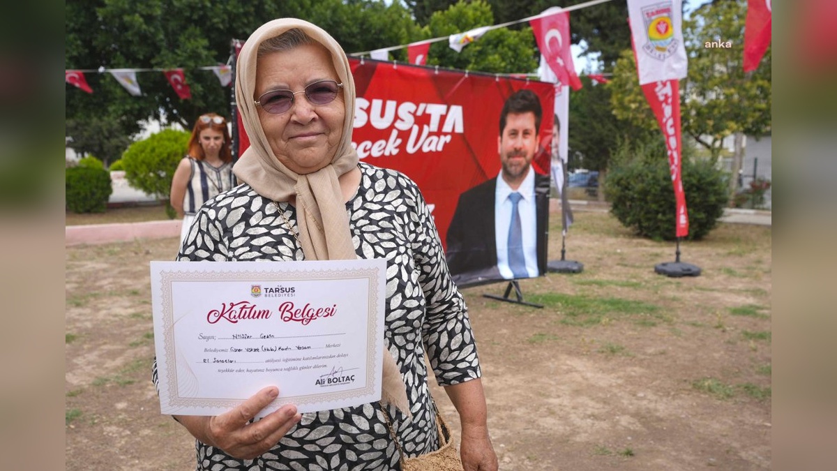 Tarsus'ta kursiyerlere katılım belgeleri verildi