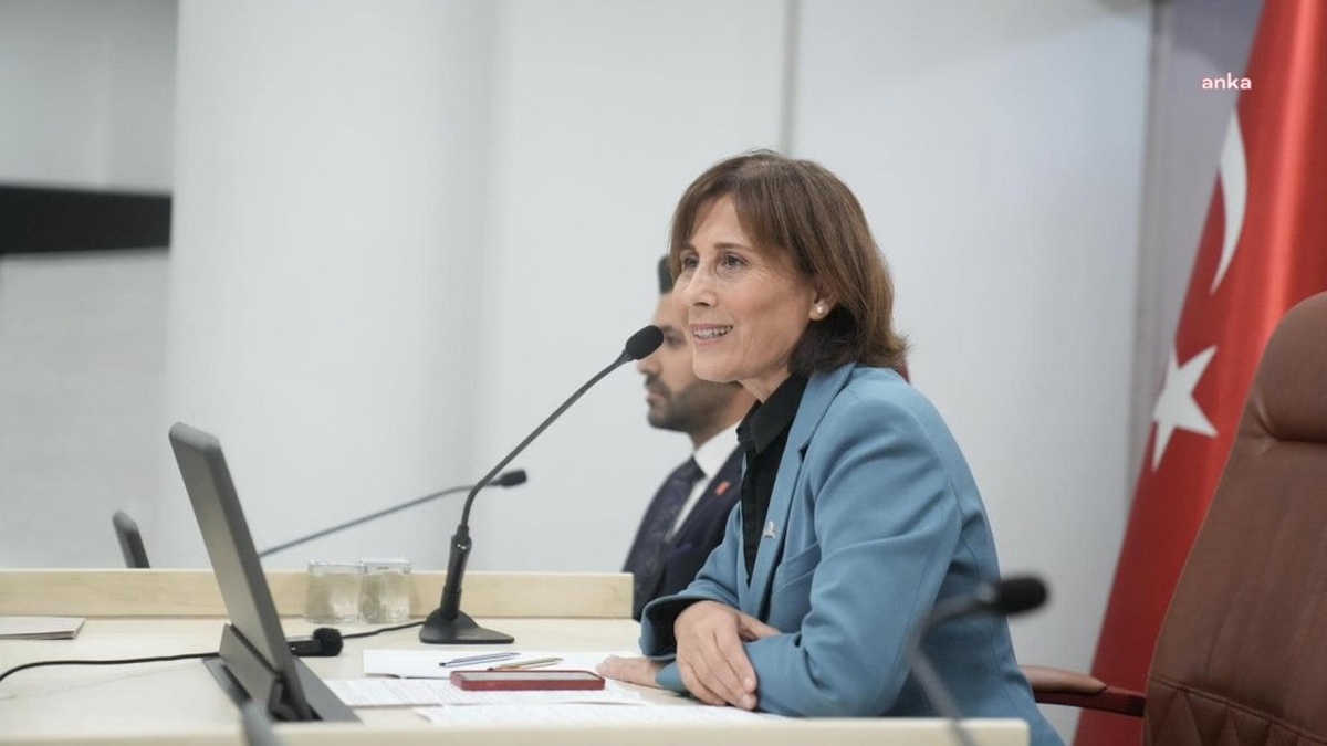 Seyhan Belediye Başkanı Tekin'in tutuklanması: 'Tutsak edilen halkın iradesidir'