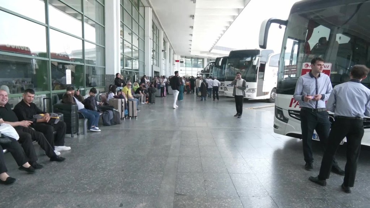 AŞTİ'de Kurban Bayramı Yoğunluğu: Bilet Fiyatları Yüksek, Şikayetler Arttı