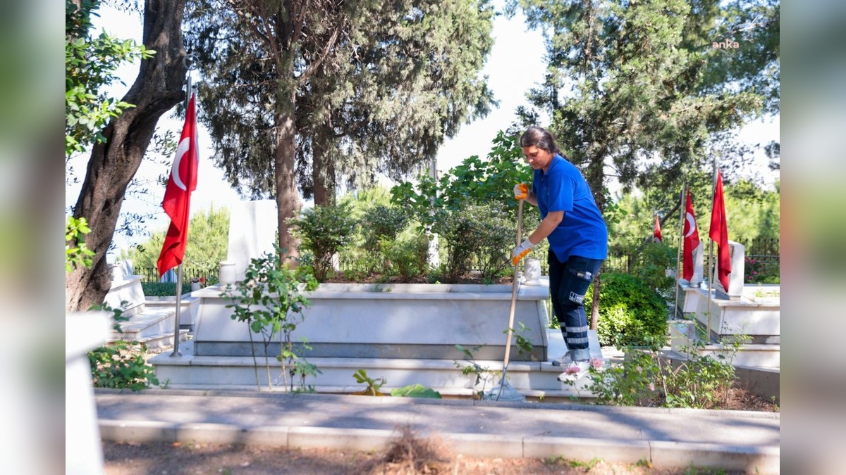 Konak Belediyesi, Kadifekale Hava Şehitliği'nde bayram öncesi temizlik yaptı