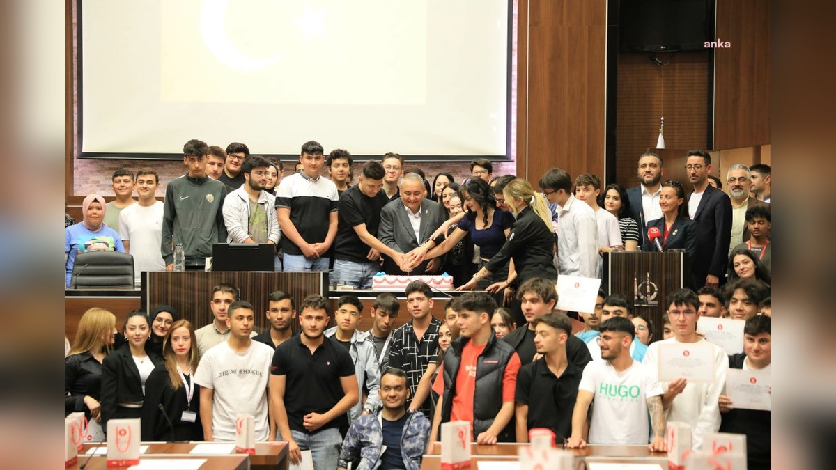 Özarslan'dan stajyer öğrencilere teşekkür belgesi