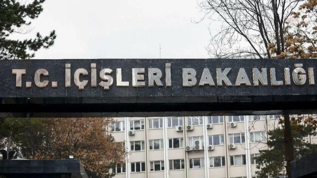 İçişleri Bakanlığı beş belediye başkanını görevden uzaklaştırdı