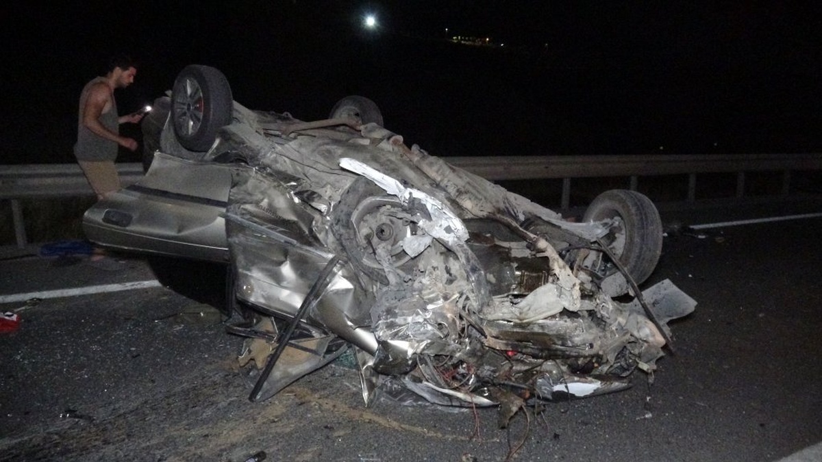 İzmir'de korkunç kaza: Çift hayatını kaybetti, bebek ağır yaralı