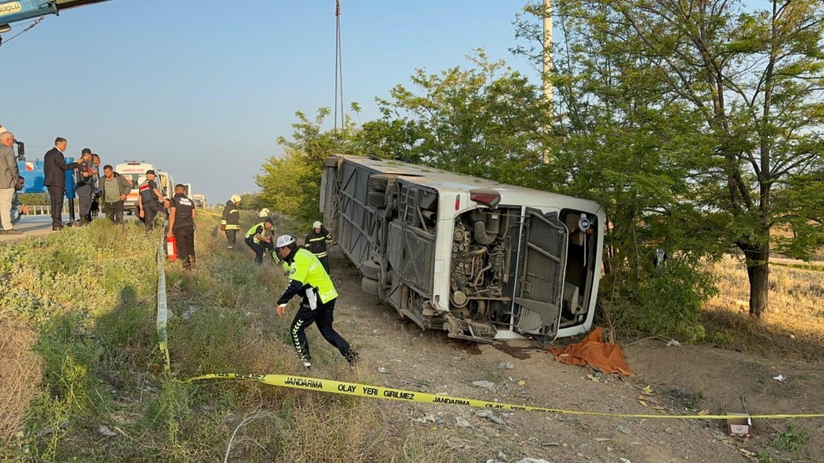 Konya'da otobüs kazası: 1 ölü, 23 yaralı