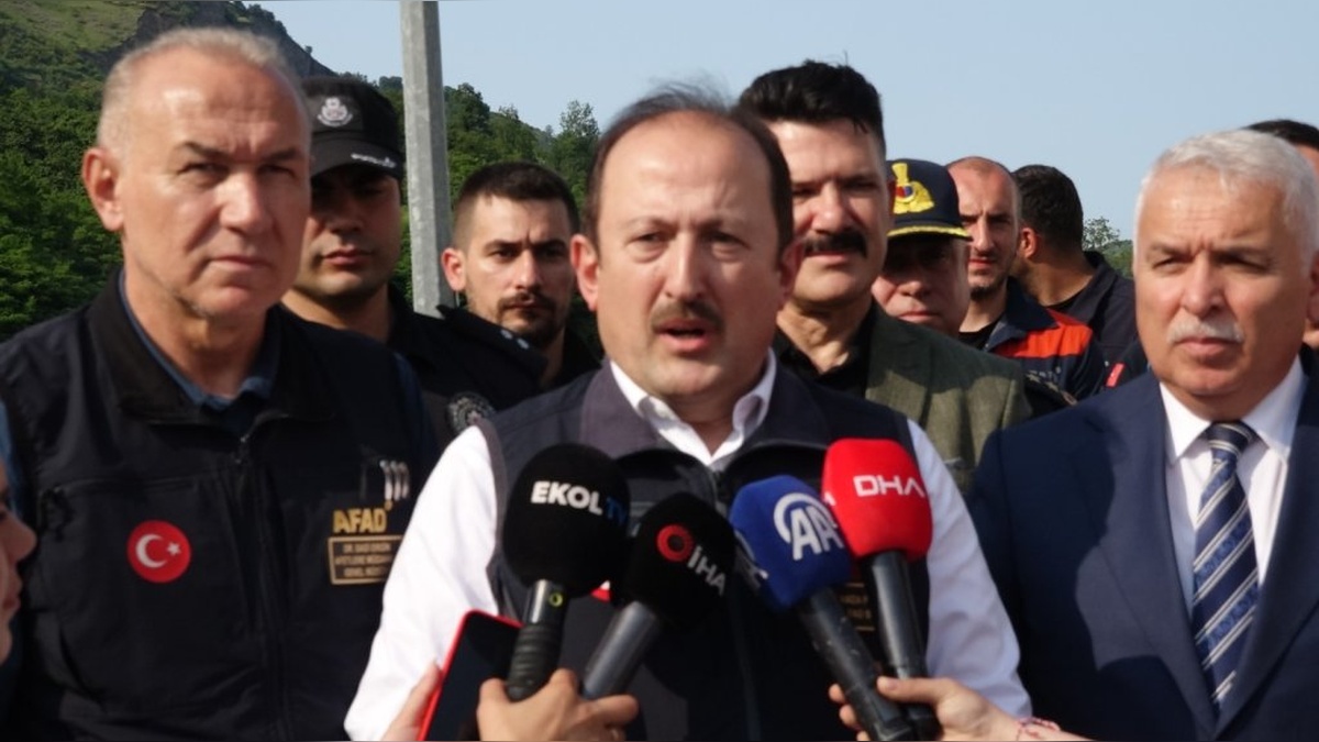 AFAD Başkanı Pehlivan, Akçaabat'ta sel felaketi incelemesinde bulundu: Hüseyin Aydın'ın aranmasına devam ediliyor