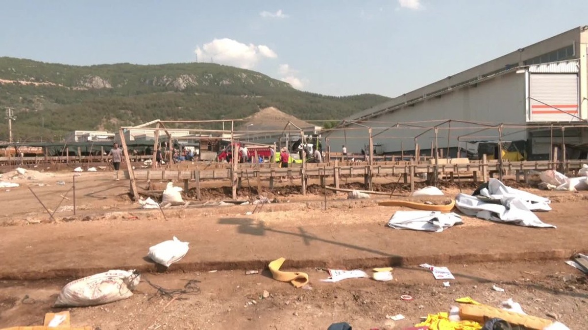 Bornova'da Kurban Bayramı'nda Fiyatlar Düştü: Besiciler Zararına Satış Yaptı