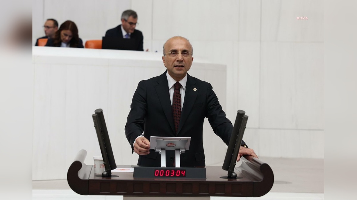 Aşkın Genç: Çiftçi, toprağa değil borca çalışıyor