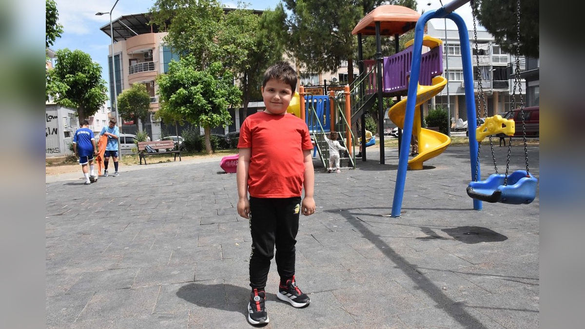 İzmir'de 8,5 yaşındaki Berk'in gen tedavisi için kampanya sürüyor