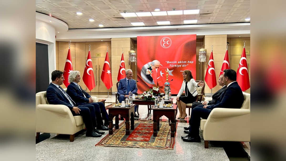 MHP, çeşitli parti heyetlerini kabul etti