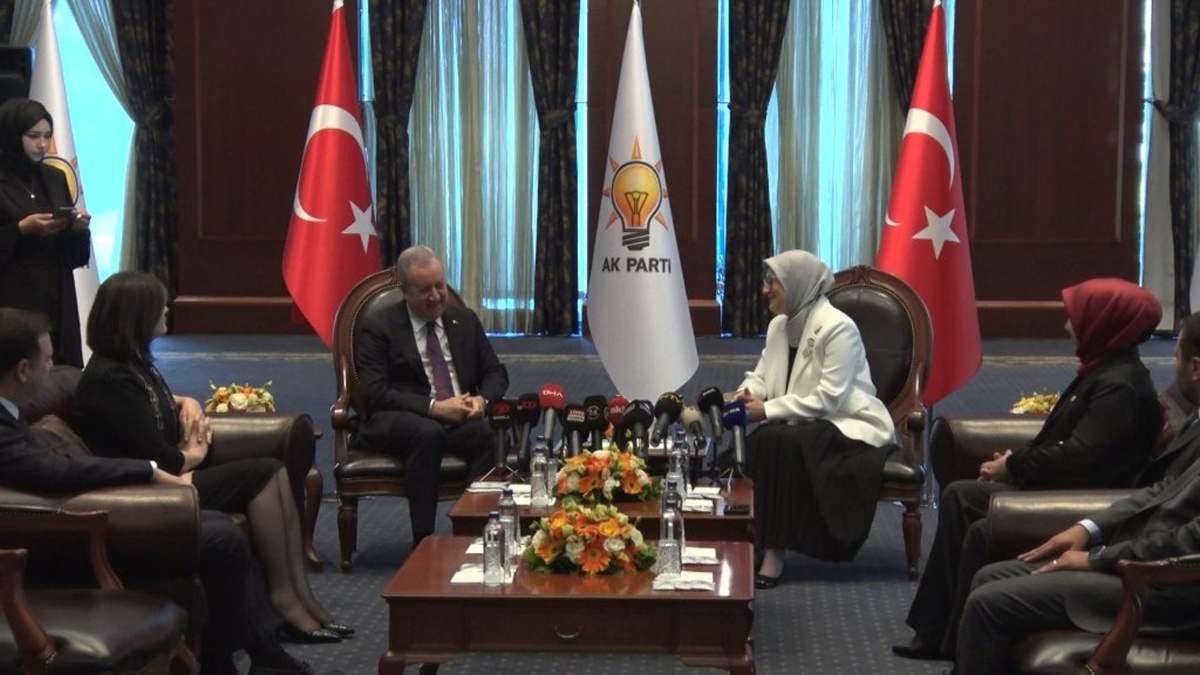 AK Parti, MHP heyetini kabul etti: 'Terörsüz Türkiye' hedefi ve yeni anayasa görüşmeleri