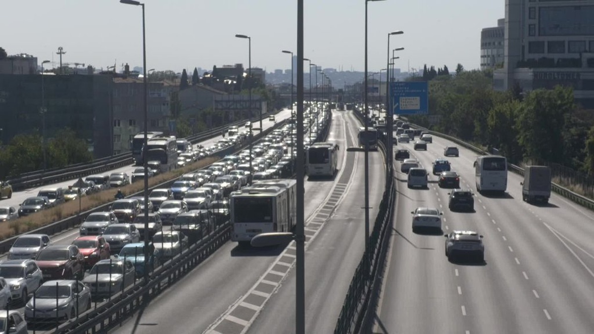 İstanbul'da arife günü trafik rahatladı: Yoğunluk yüzde 25'lere kadar düştü