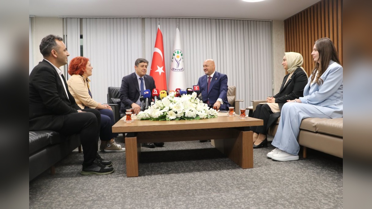 DEM Partisi, dört partiyle bayramlaştı