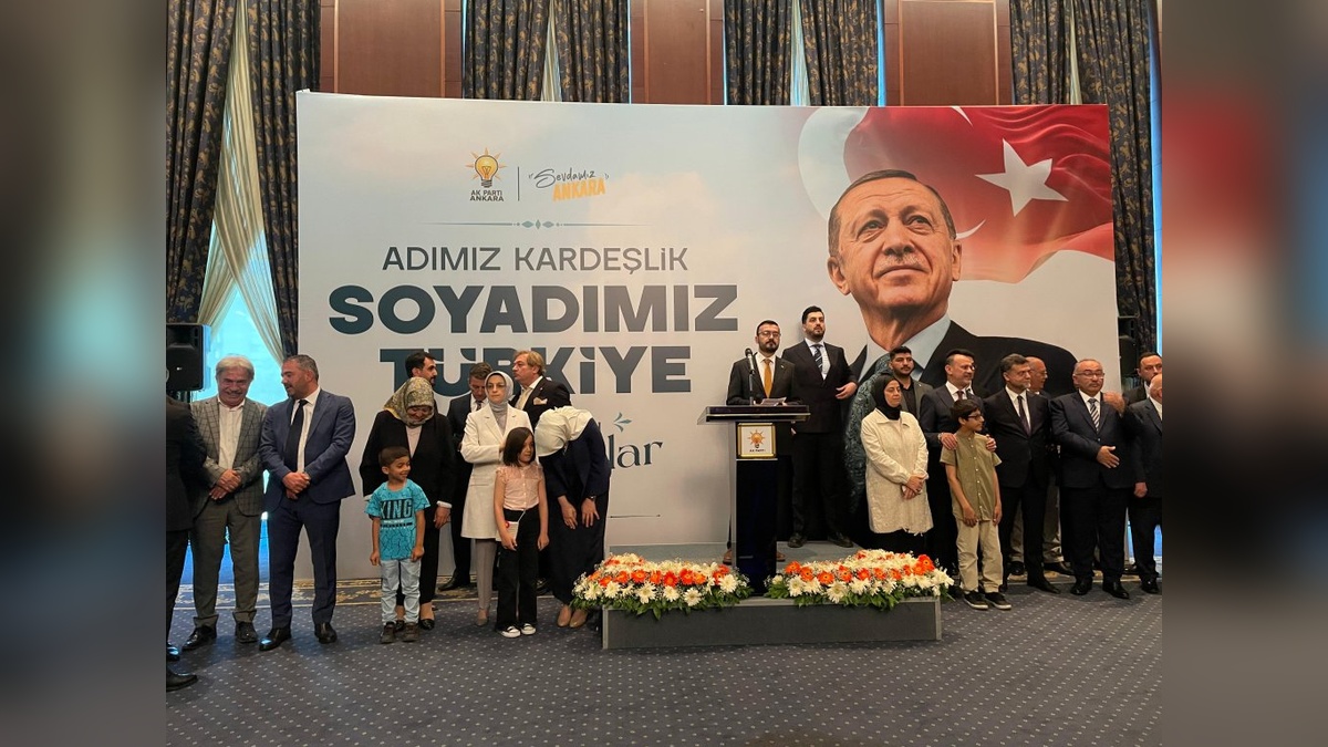 AK Parti'de bayramlaşma: Ömer İleri, Türkiye'nin kalkınma yolculuğunda büyük hizmetler verdiklerini söyledi