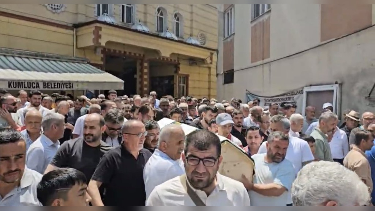 Bartın'da boğularak hayatını kaybeden Ensar Akgül, gözyaşlarıyla toprağa verildi