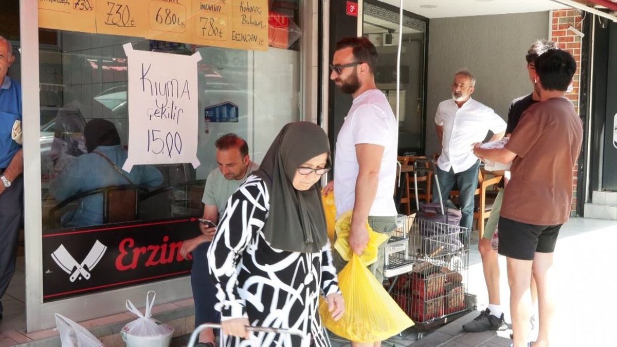 Kurban Bayramı'nda kıyma yoğunluğu: Fiyatlar 15 ile 50 lira arasında