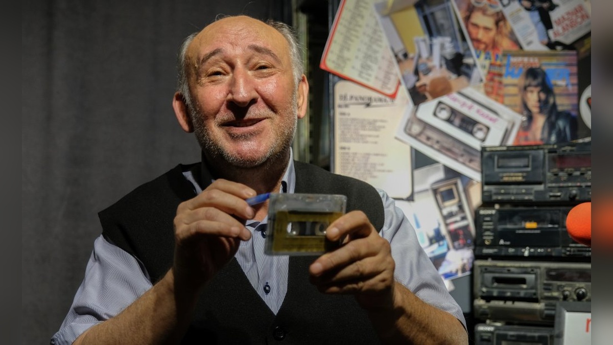 Konya'da 33 yıllık radyo istasyonu, 'Radyo Müzesi'yle geçmişi yaşatıyor