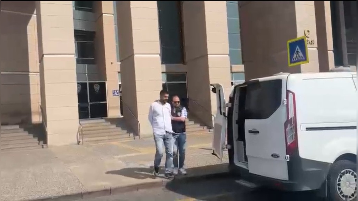 Beşiktaş Çarşı'da döner bıçağıyla tehdit: Şüpheli tutuklandı