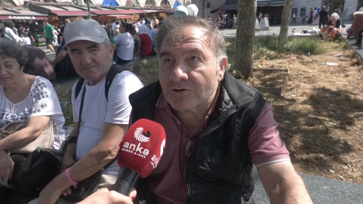 Eminönü'nde buruk bir bayram: Vatandaşlar ekonomik sıkıntılardan yakındı