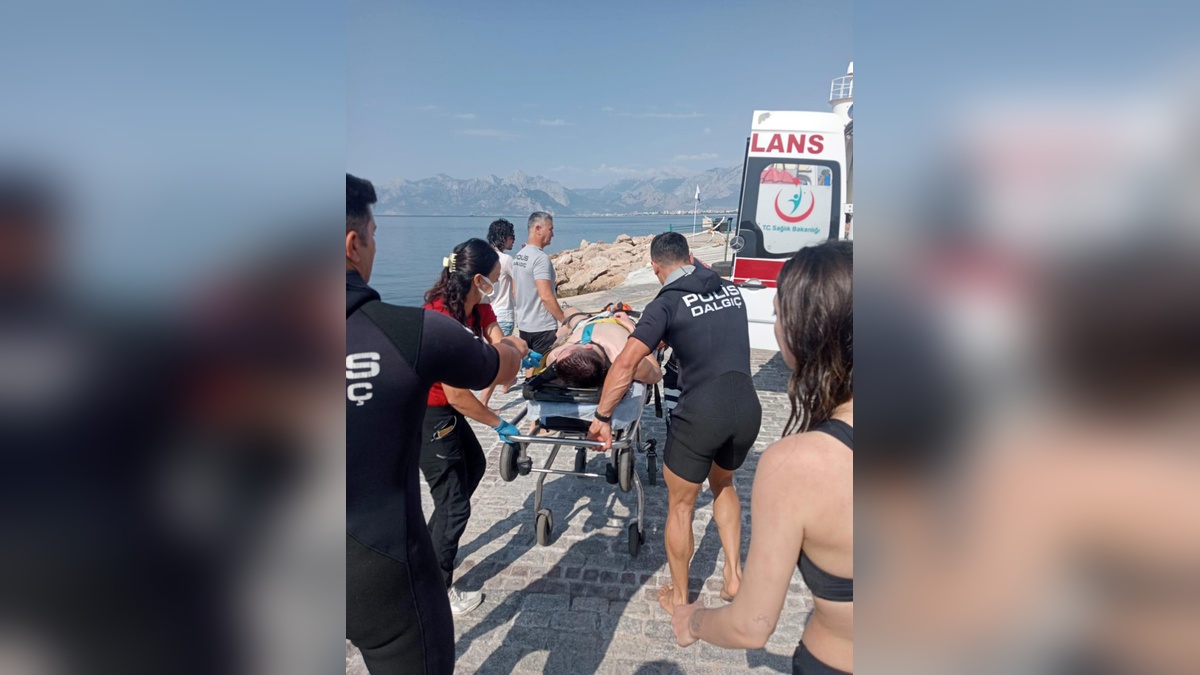 Antalya'da SUP board yapan genç fenalaştı: Deniz polisi tarafından kurtarıldı