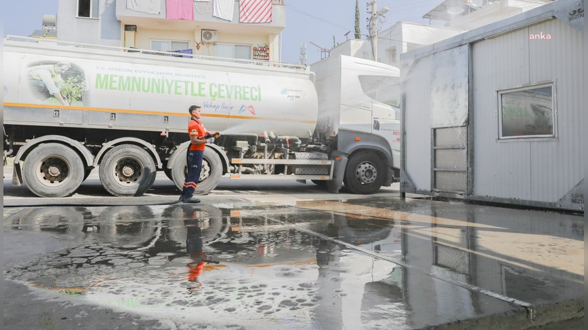 Mersin'de Kurban Bayramı sonrası temizlik çalışmaları