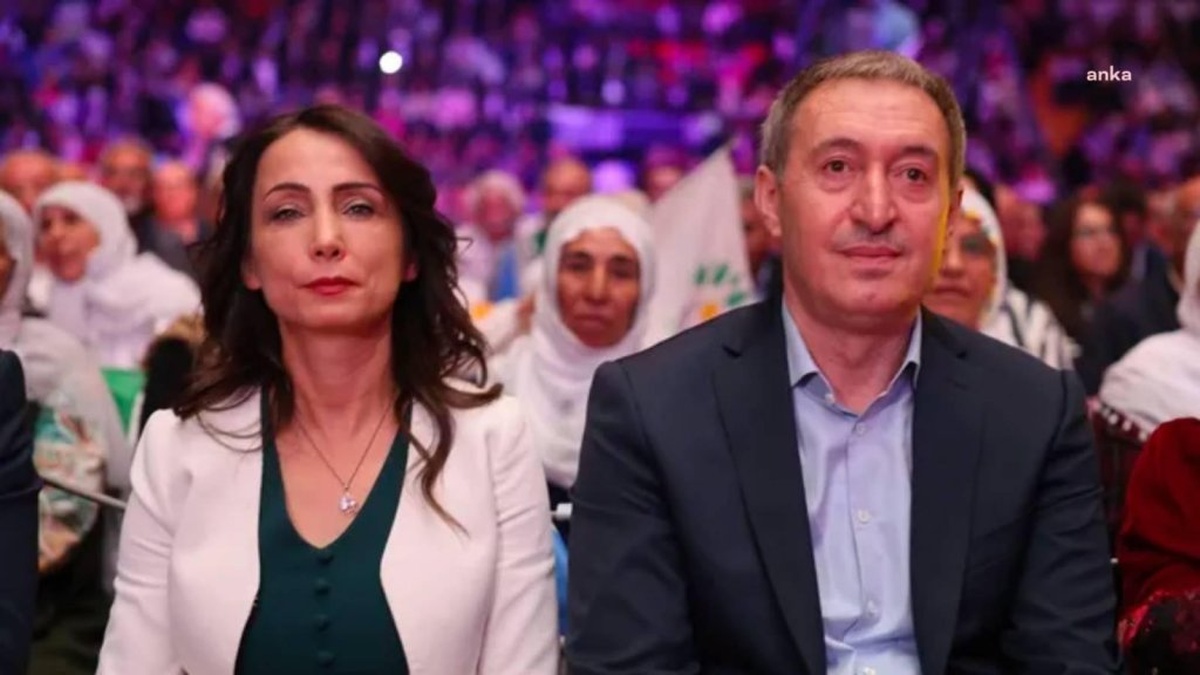 DEM Parti Eş Genel Başkanları Zeyrek'e geçmiş olsun dileğinde bulundu