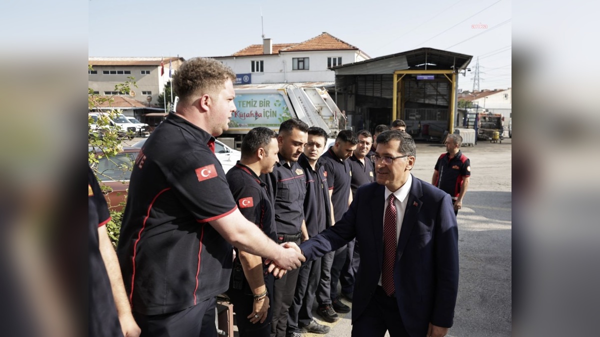 Kütahya Belediye Başkanı Kahveci, bayram ziyaretlerinde bulundu