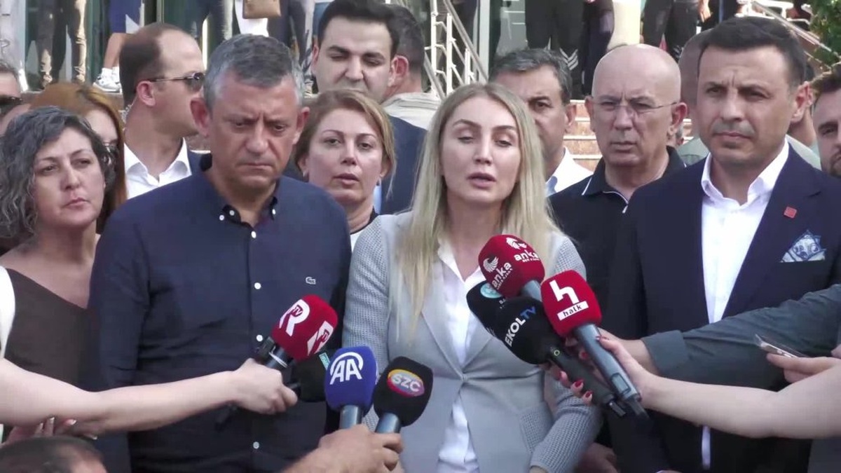 Özel'den Manisa ziyareti açıklaması: 'Ferdi Başkan iyi olacak, Ekrem Başkan özgür olacak'