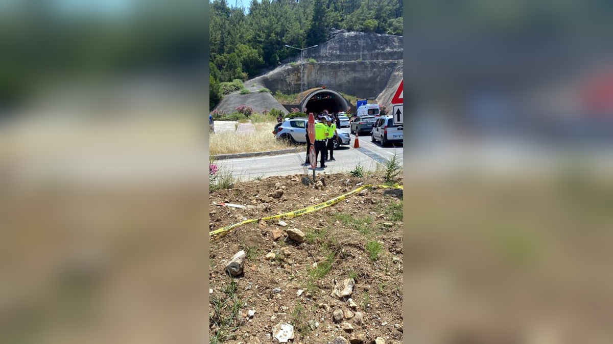 Antalya'da korkunç kaza: 2 ölü, 4 yaralı
