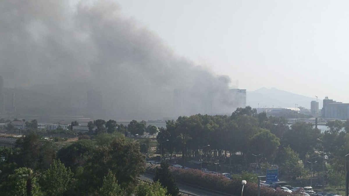 İzmir'de 5 ayrı noktada yangın: TIR'lar ve ev zarar gördü