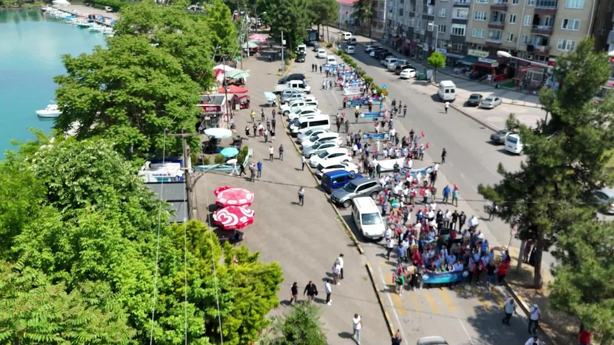 Tirebolu-Torul yolu: 12 can kaybından sonra yürüyüş