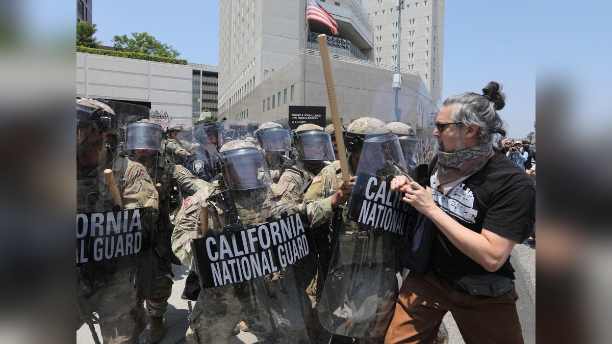 Los Angeles'ta sınır protestoları: Göstericiler ile polis arasında çatışmalar şiddetleniyor