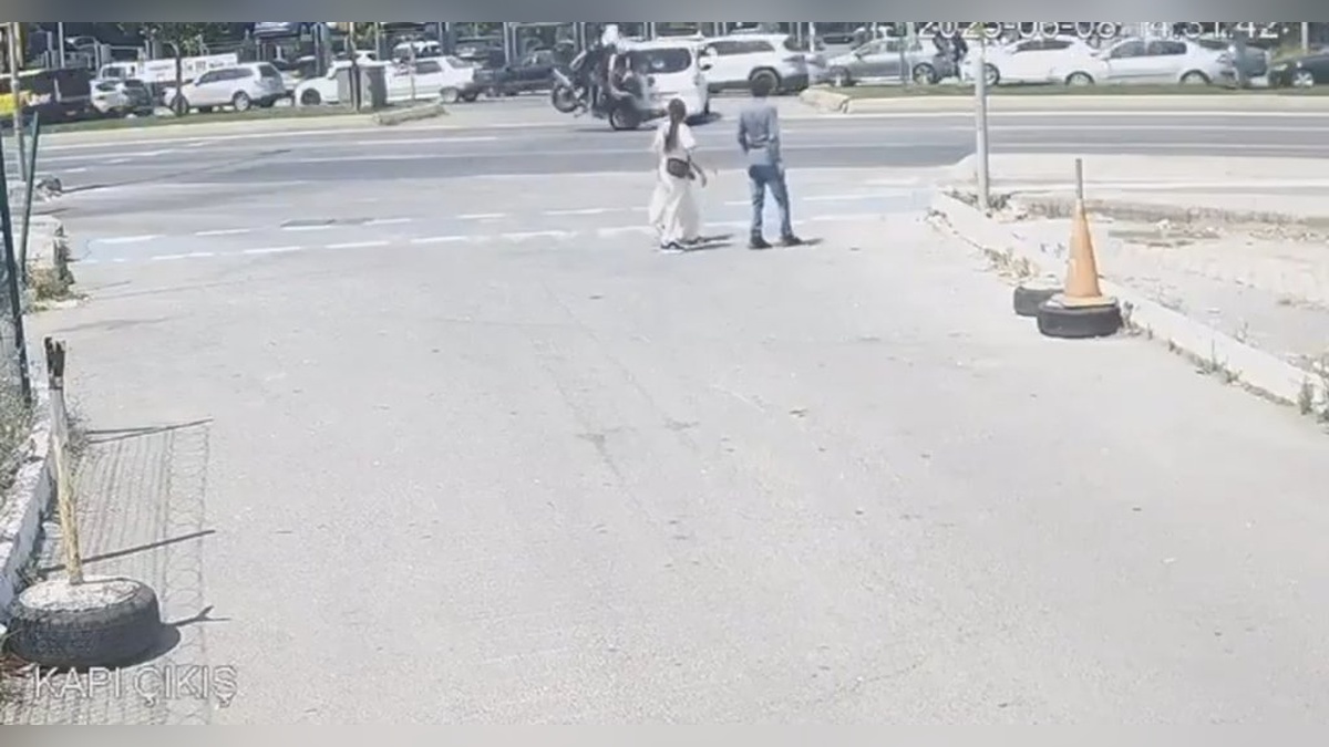 Kartal'da polis kazası: 2 yaralı polis