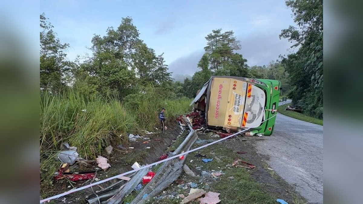 Perak'ta otobüs kazası: 15 ölü, 33 yaralı