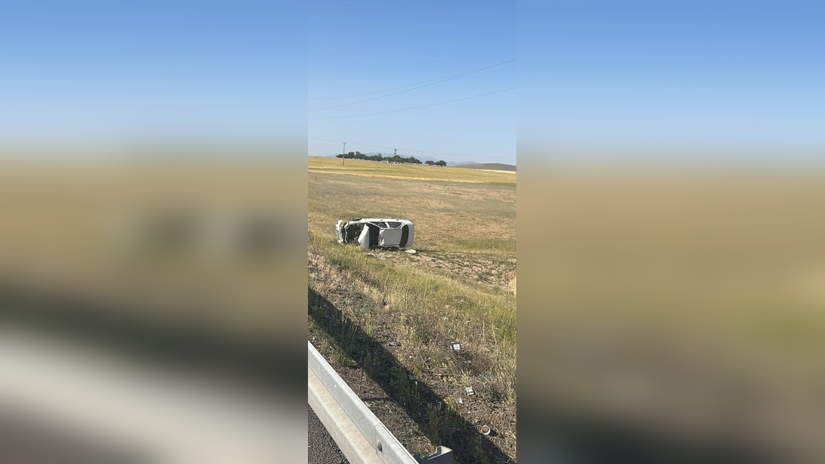 Aksaray'da şarampole yuvarlanan araçta 6 yaralı