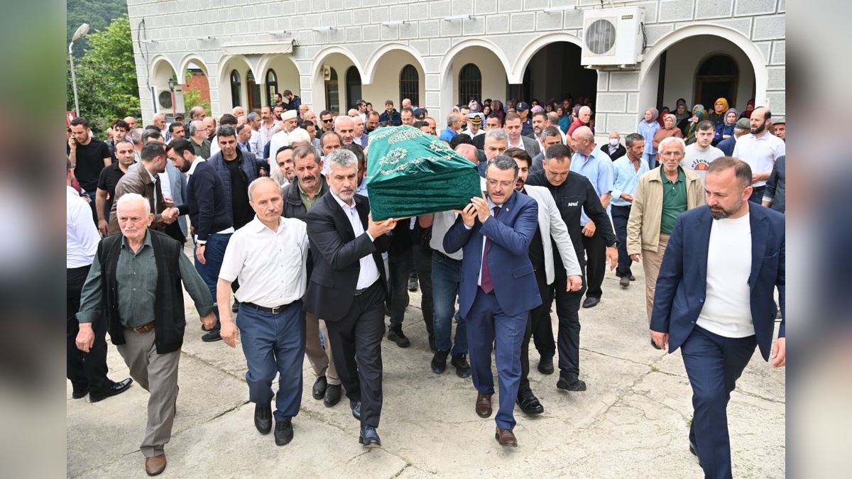 Trabzon'da selde kaybolan Hüseyin Aydın son yolculuğuna uğurlandı