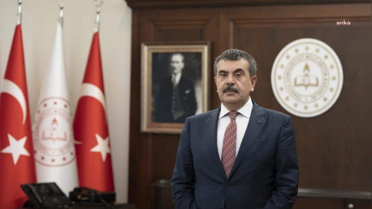 Milli Eğitim Bakanı Tekin'den Ferdi Zeyrek için taziye mesajı