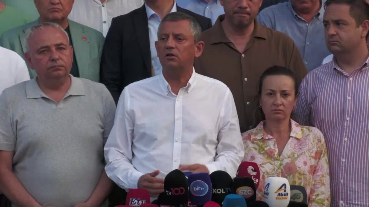 Özgür Özel: Ferdi Zeyrek'i kaybettik, aklımın ve kalbimin yarısını kaybettim