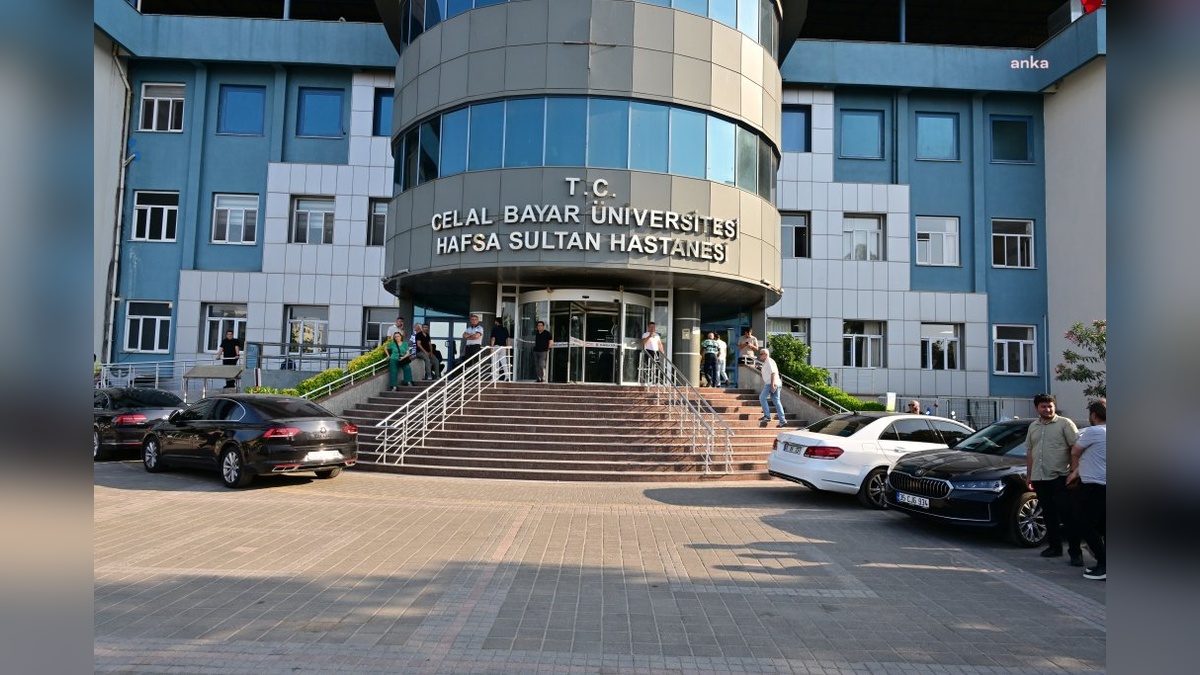 Manisa Büyükşehir Belediye Başkanı Zeyrek'in annesi Gülten Zeyrek fenalaştı