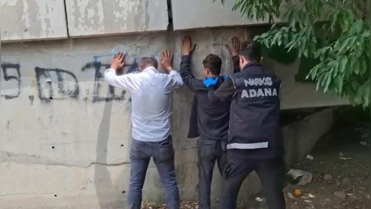 Adana'da 45 kişi uyuşturucu kullanırken yakalandı