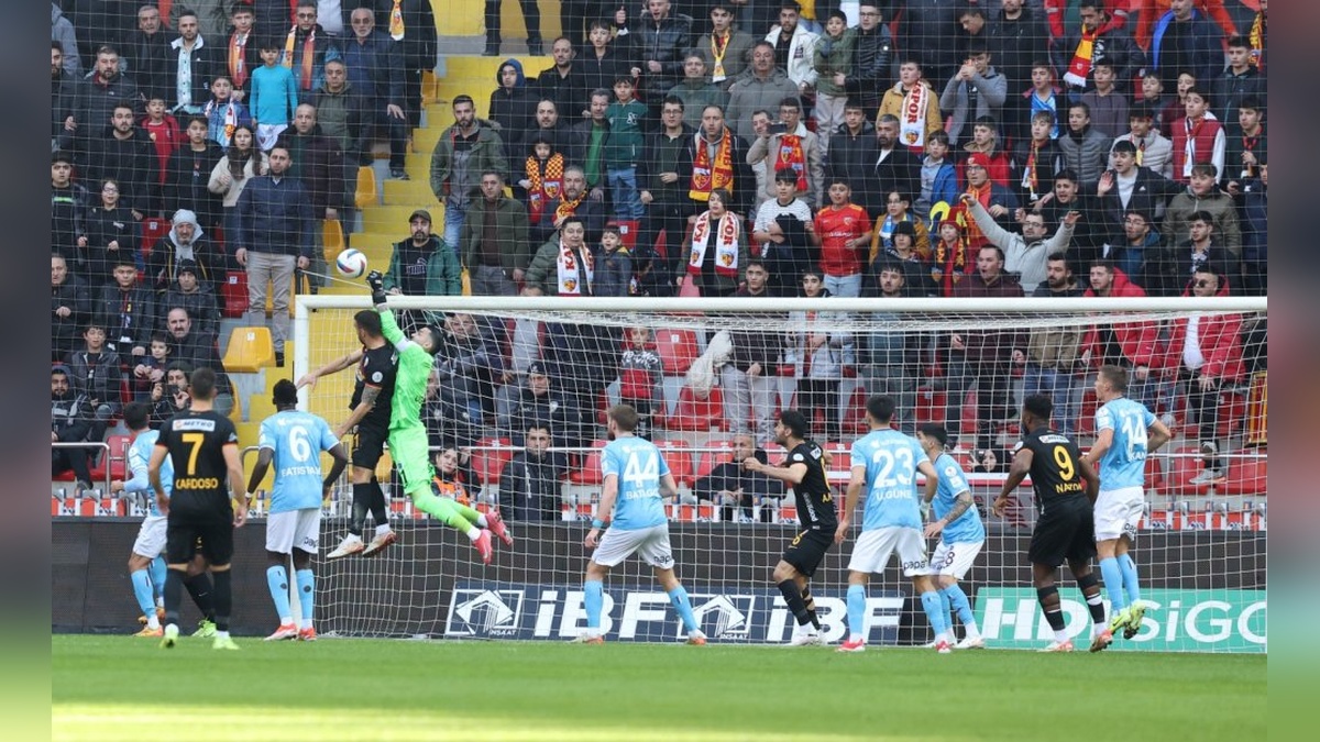 Trabzonspor'da transfer hareketliliği: Uğurcan Çakır, Malheiro ve Mendy'nin ayrılığı bekleniyor