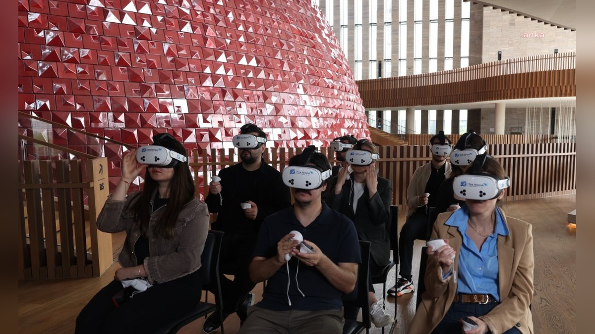 AKM'de 5G destekli VR deneyimi: Sanatı geç kalanlar için sanal gerçeklik