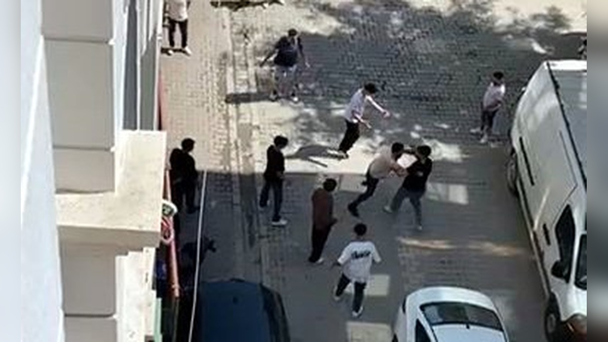 Esenyurt'ta bıçaklı kavga: 1 yaralı
