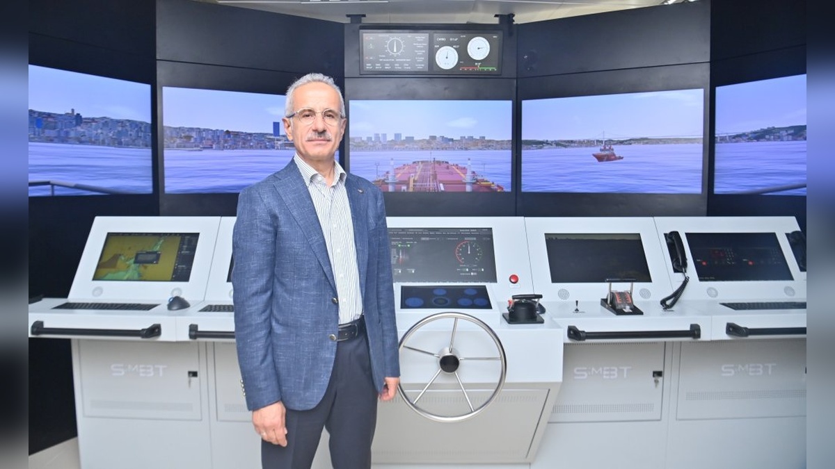 Uraloğlu: Türk bayraklı gemiler dünya genelinde anlık izleniyor
