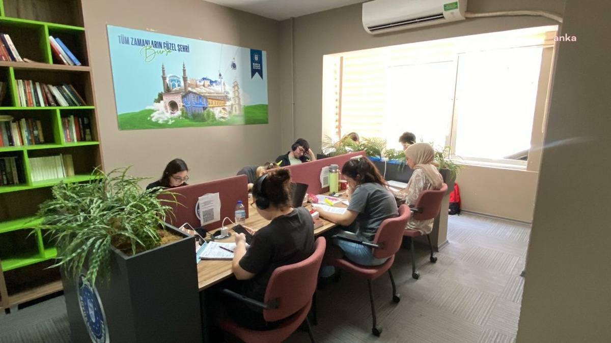 Bursa'da sınav haftası desteği: Gemlik ve Görükle Gençlik Merkezleri 24 saat açık