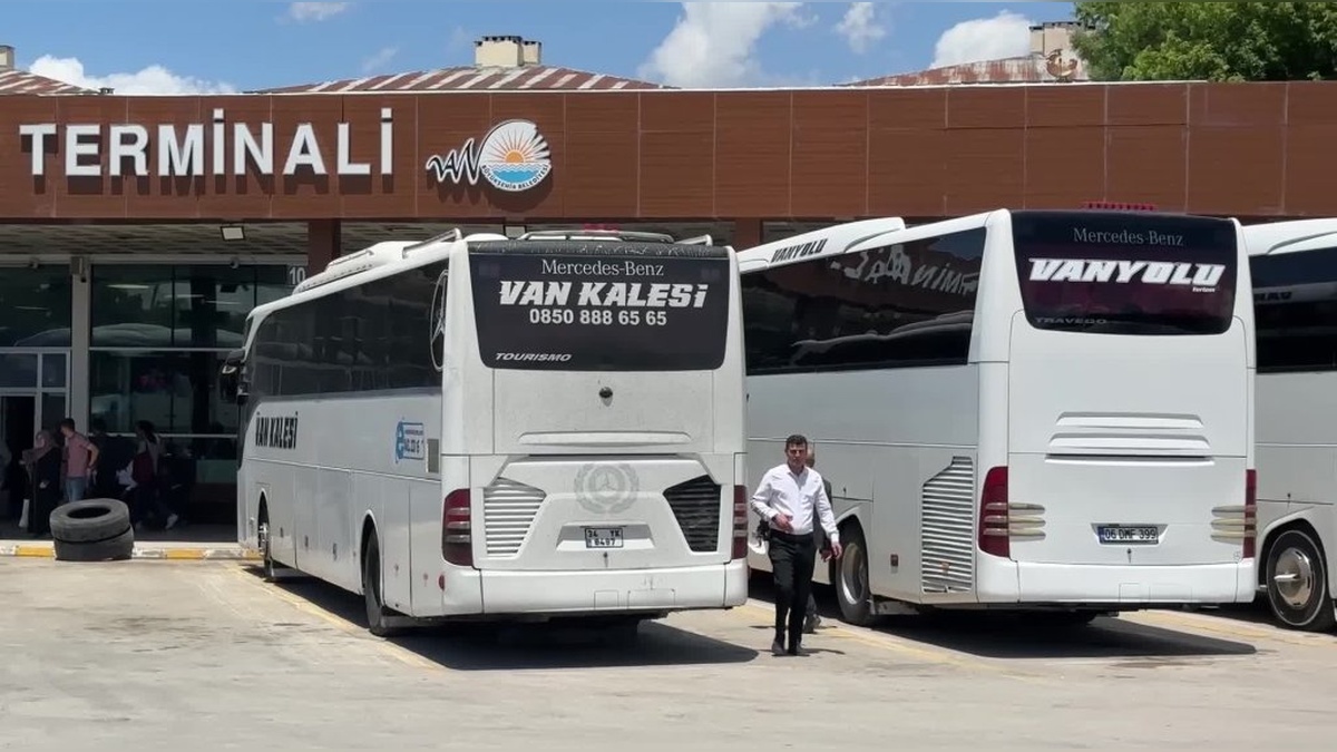 Van'da Bayram Seyahati Düştü: 'Millette Para Yok'
