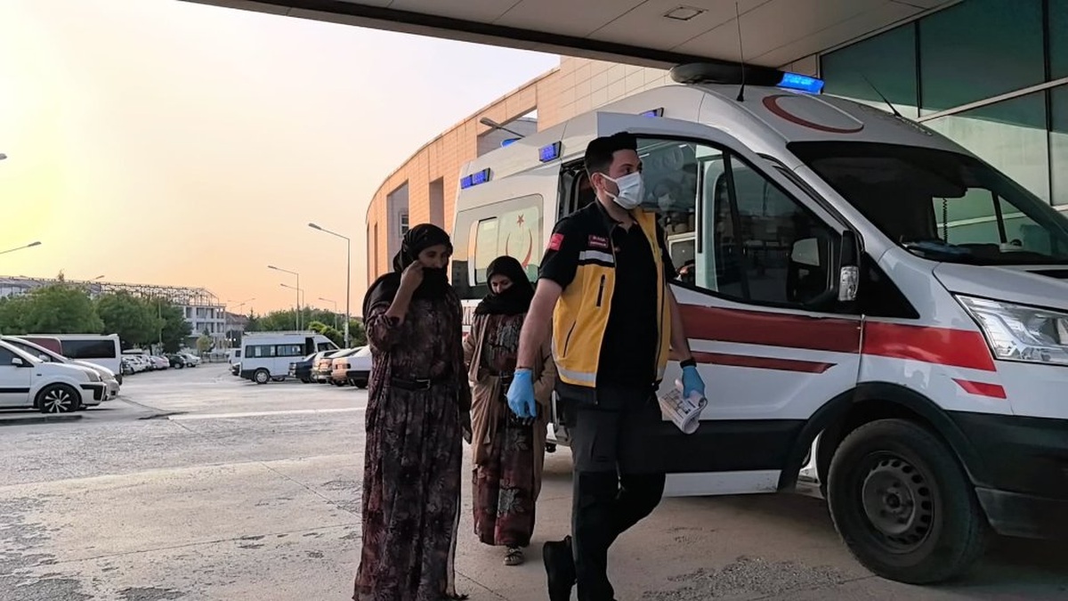 Yenişehir'de pilav zehirlenmesi: 40 mevsimlik işçi hastaneye kaldırıldı